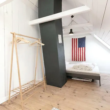 Four Bedroom Holiday In 알링에